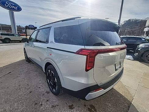 New 2026 Kia Carnival EX FWD image 5