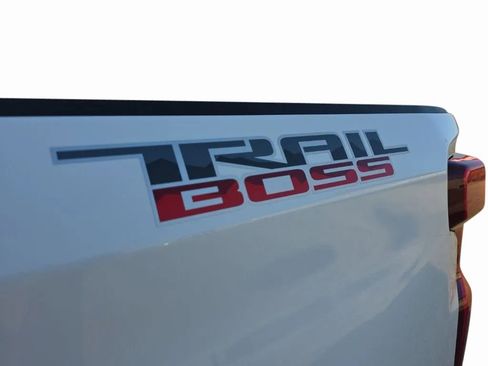 Used 2023 Chevrolet Silverado 1500 Custom Trail Boss w/ LPO, Dark Essentials Package AWD/4WD image 16