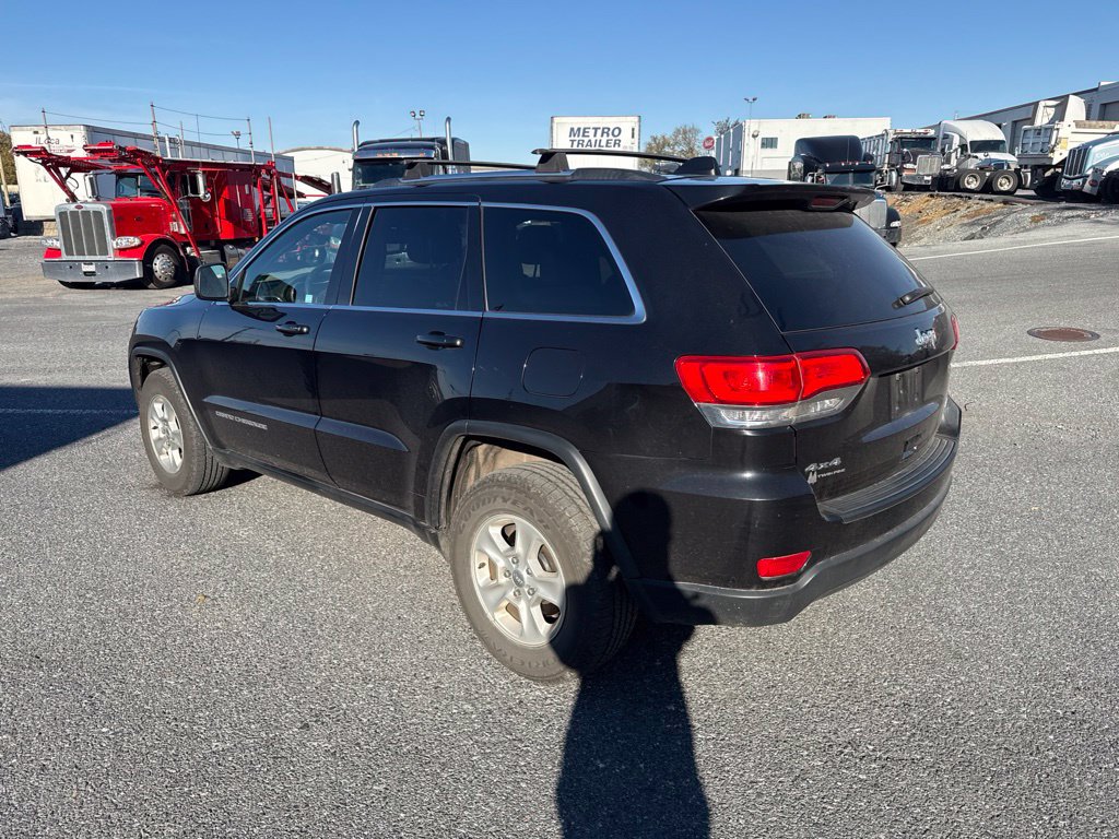 Used 2016 Jeep Grand Cherokee Laredo w/ Quick Order Package 23E AWD/4WD image 3