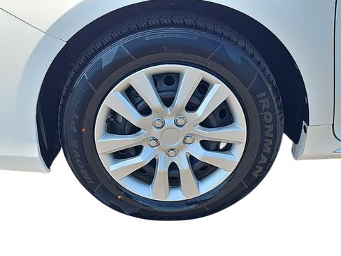 Used 2014 Toyota Camry LE FWD image 25