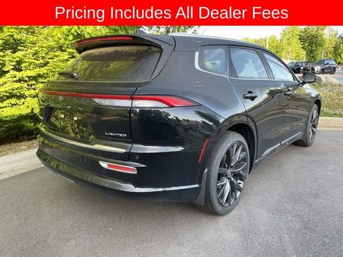 Used 2025 Toyota Crown Signia w/ Advanced Technology Package AWD/4WD image 4