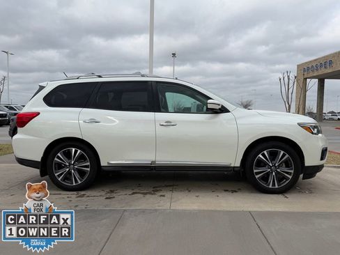 Used 2017 Nissan Pathfinder Platinum w/ Family Entertainment Package image 22