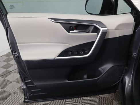 Used 2025 Toyota RAV4 XLE image 24
