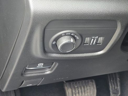 New 2026 Jeep Grand Cherokee Altitude AWD/4WD image 33