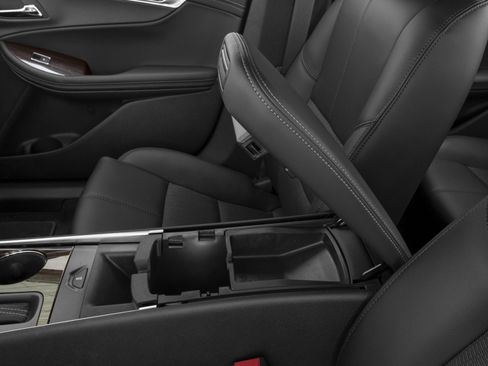 Used 2018 Chevrolet Impala LT FWD image 9