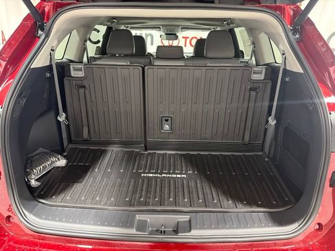 New 2026 Toyota Highlander XLE AWD/4WD image 18