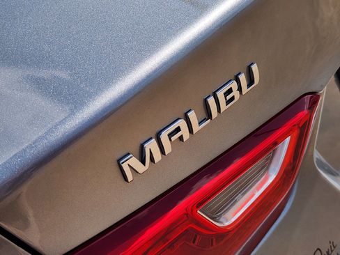 Used 2025 Chevrolet Malibu LT FWD image 13