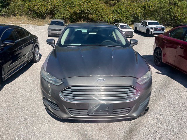 Used 2013 Ford Fusion SE FWD image 2