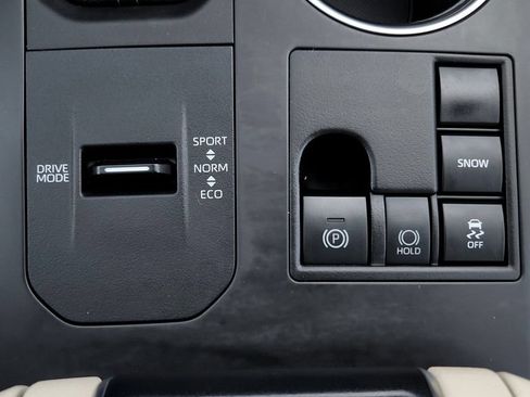 Certified 2024 Toyota Highlander XLE FWD image 71