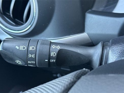 Used 2022 Toyota Tacoma Limited image 38