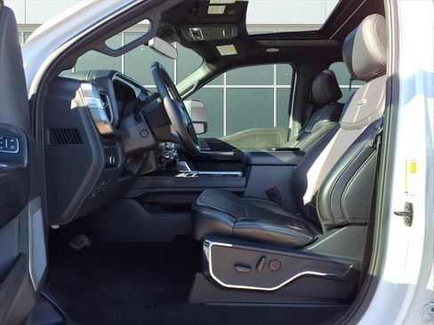 Used 2024 Ford F250 Platinum image 13