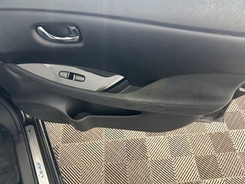Used 2016 Nissan Leaf SV image 24
