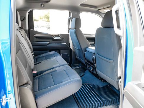 Used 2022 Chevrolet Silverado 1500 LT image 38