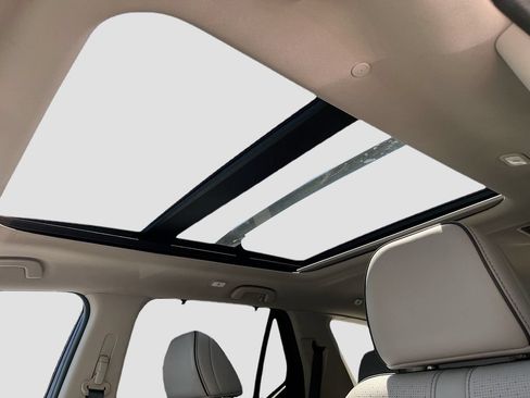 Used 2024 Honda Pilot Elite image 23