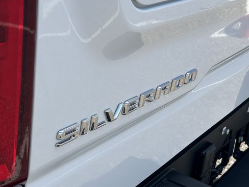 Used 2025 Chevrolet Silverado 1500 ZR2 w/ Technology Package AWD/4WD image 9