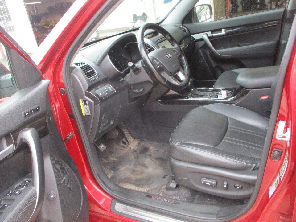 Used 2014 Kia Sorento SX w/ 3rd Row Package AWD/4WD image 9