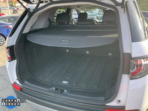 Used 2019 Land Rover Discovery Sport SE image 8