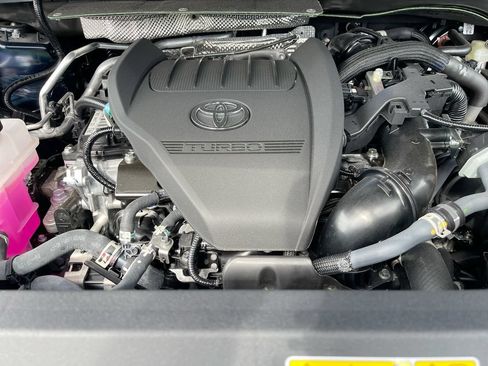 Used 2026 Toyota Highlander Platinum AWD/4WD image 18
