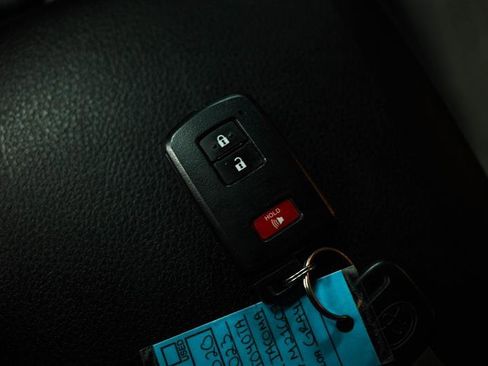 Used 2023 Toyota Tacoma TRD Sport w/ Black Out Package (TMS) image 21