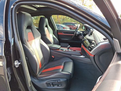 Used 2018 BMW X6 M image 3