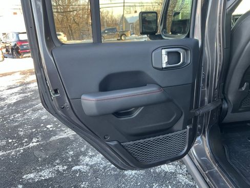 Used 2019 Jeep Wrangler Unlimited Rubicon w/ Dual Top Group image 19
