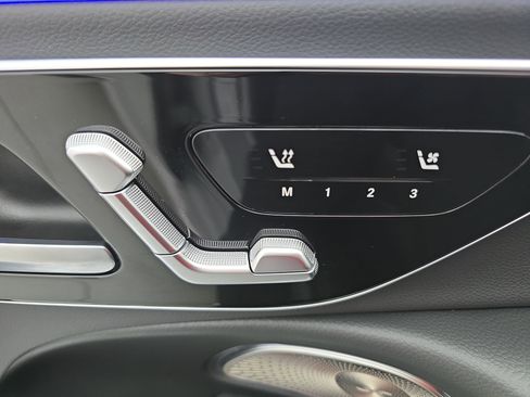 Used 2025 Mercedes-Benz E 350 4MATIC Sedan image 29