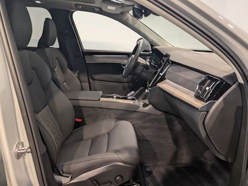 Used 2025 Volvo XC90 T8 Plus image 30