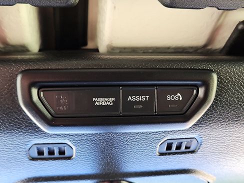 Used 2022 Jeep Wrangler Unlimited Sport image 18