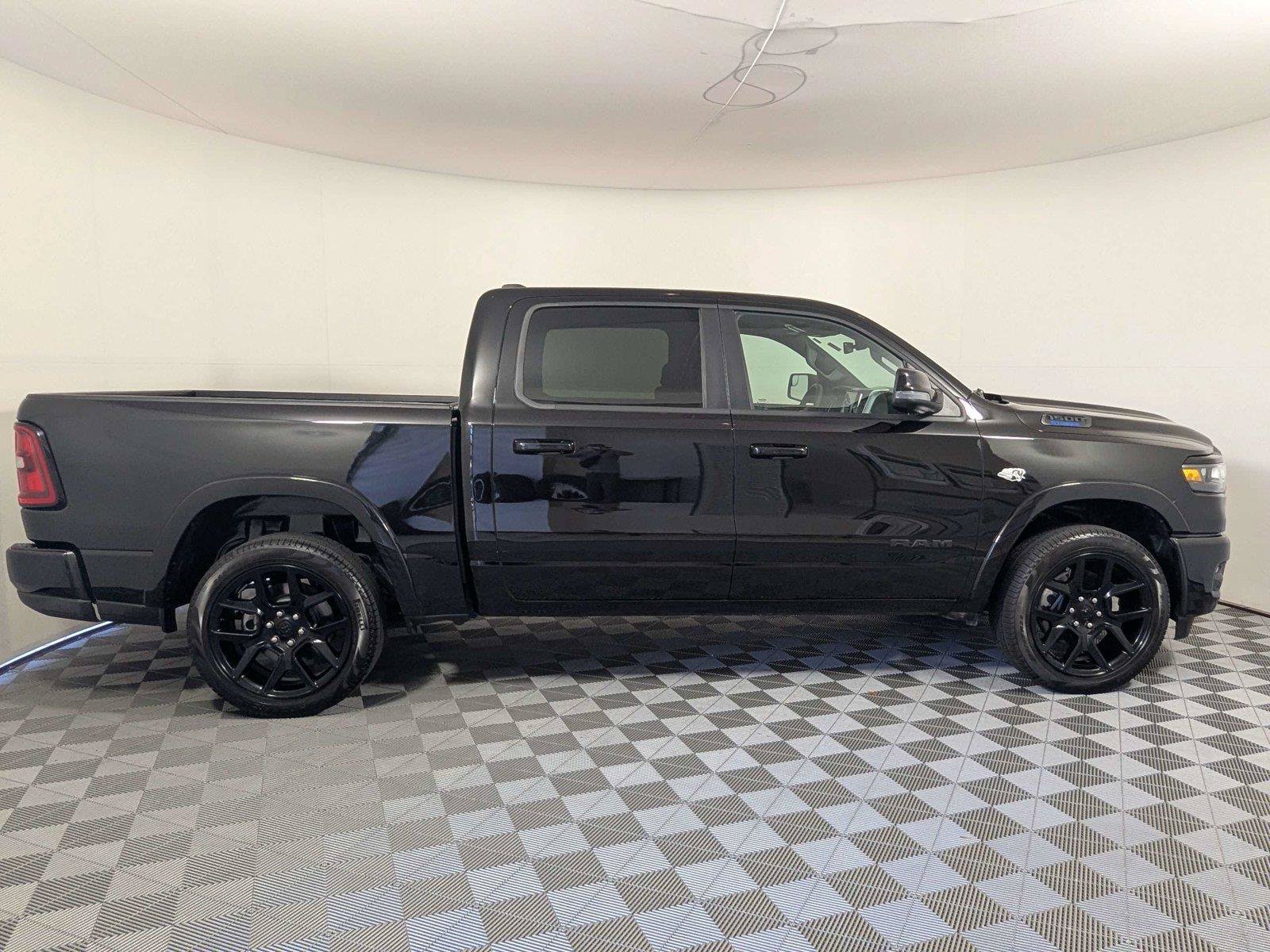 Used 2026 RAM 1500 Big Horn w/ Night Edition AWD/4WD image 4