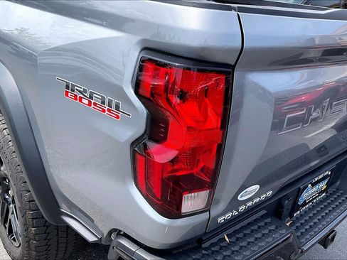 Used 2025 Chevrolet Colorado Trail Boss AWD/4WD image 28