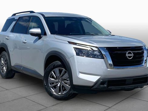 Used 2025 Nissan Pathfinder SV AWD/4WD image 3