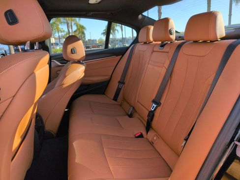 Certified 2023 BMW 530e image 31