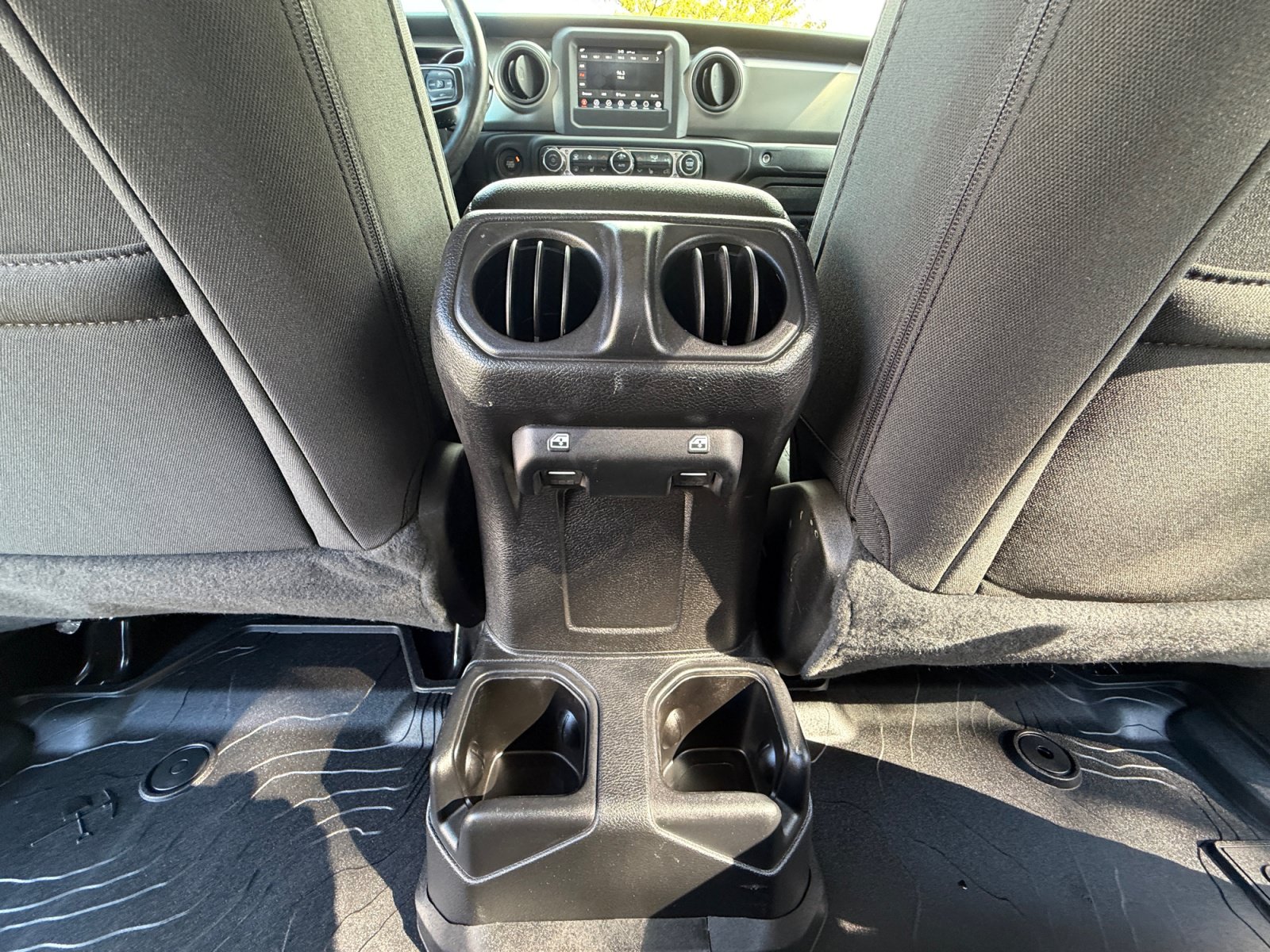 Used 2021 Jeep Gladiator Sport AWD/4WD image 19