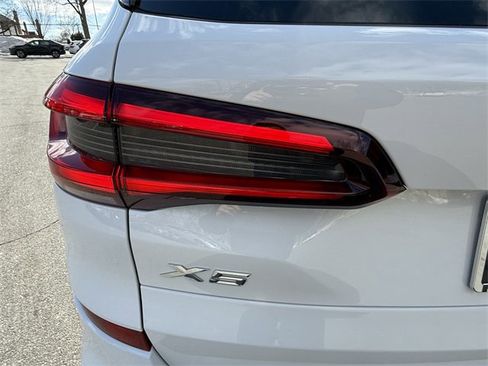 Used 2023 BMW X5 xDrive40i w/ M Sport Package image 36