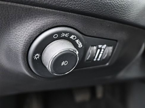 Used 2020 Jeep Compass Latitude image 14