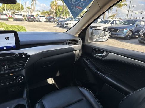 Used 2020 Ford Escape SEL image 16