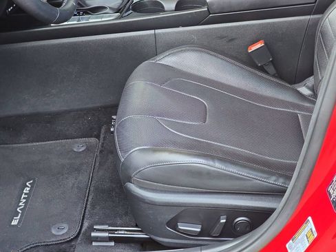 Used 2022 Hyundai Elantra Limited FWD image 31
