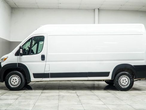 Used 2024 RAM ProMaster 2500 w/ Convenience Group FWD image 9
