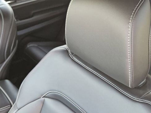 New 2025 Jeep Grand Cherokee L Limited image 15