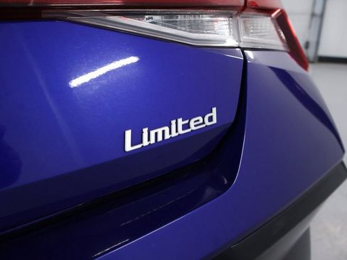 Used 2024 Hyundai Elantra Limited image 10