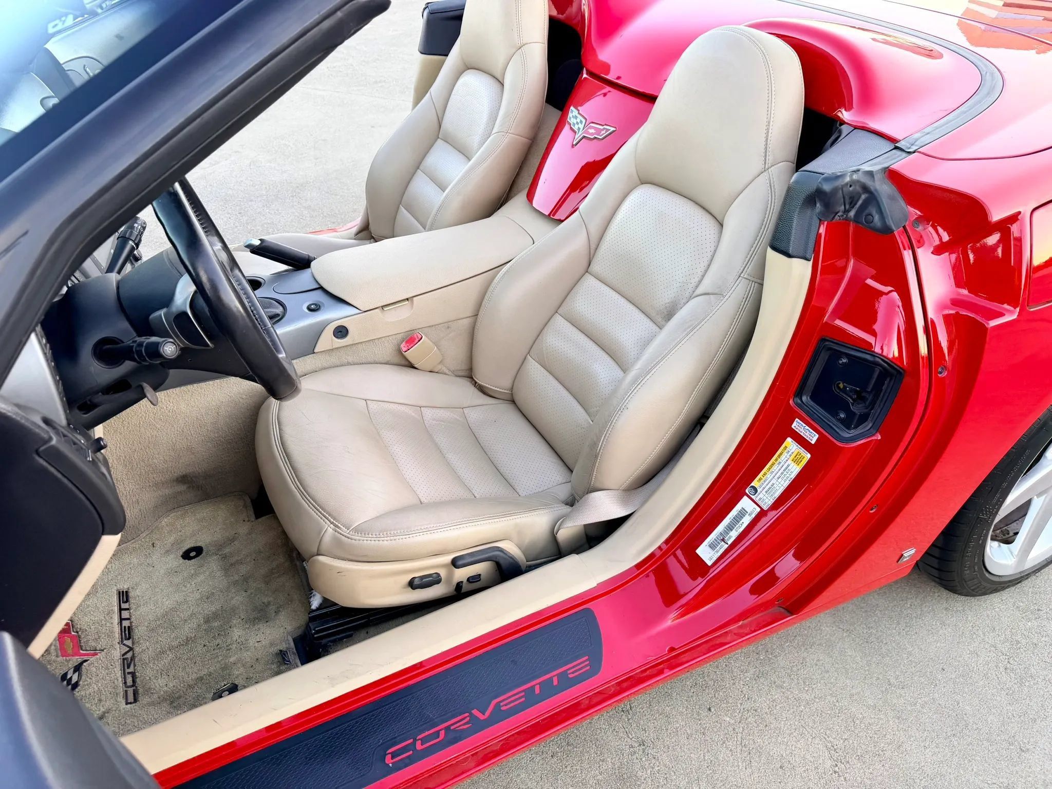 Used 2006 Chevrolet Corvette Convertible w/ Preferred Equipment Group RWD image 37