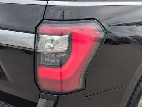 Used 2019 Ford Expedition Platinum image 11