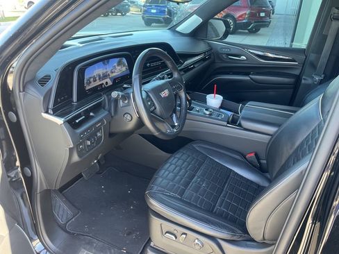 Used 2023 Cadillac Escalade V image 3