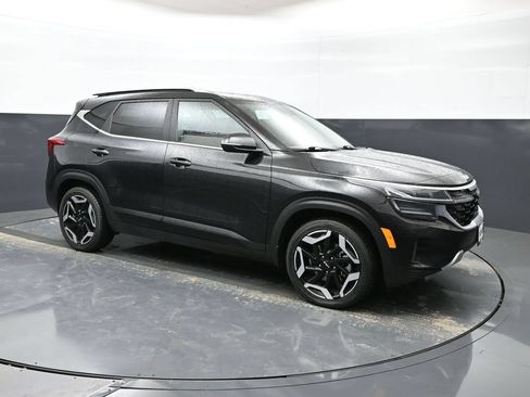 Used 2024 Kia Seltos SX w/ SX Sunroof Package AWD/4WD image 5