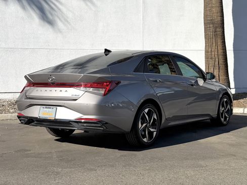 Used 2023 Hyundai Elantra Limited w/ Cargo Package image 8
