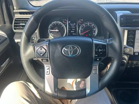 Used 2021 Toyota 4Runner Limited AWD/4WD image 23