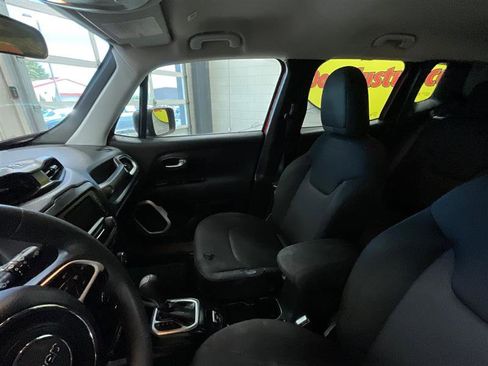 Used 2020 Jeep Renegade Sport w/ Sport Appearance Group FWD image 12