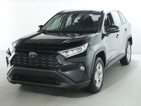Used 2019 Toyota RAV4 XLE w/ Convenience Package FWD image 1