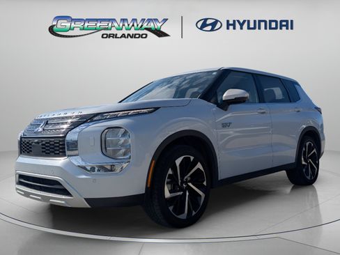 Used 2025 Mitsubishi Outlander SE AWD/4WD image 4
