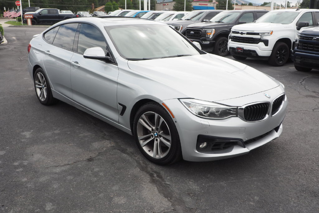 Used 2016 BMW 328i Gran Turismo xDrive AWD/4WD image 3